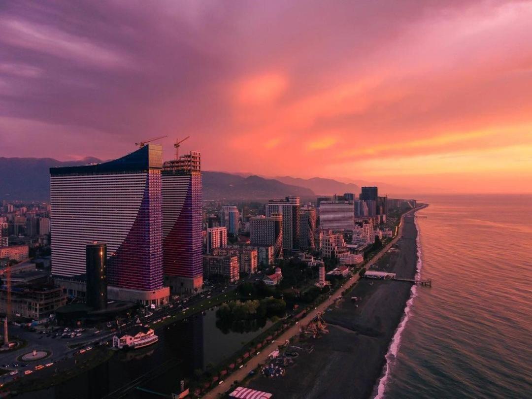 Orbi Twin Tower Batumi Bagian luar foto